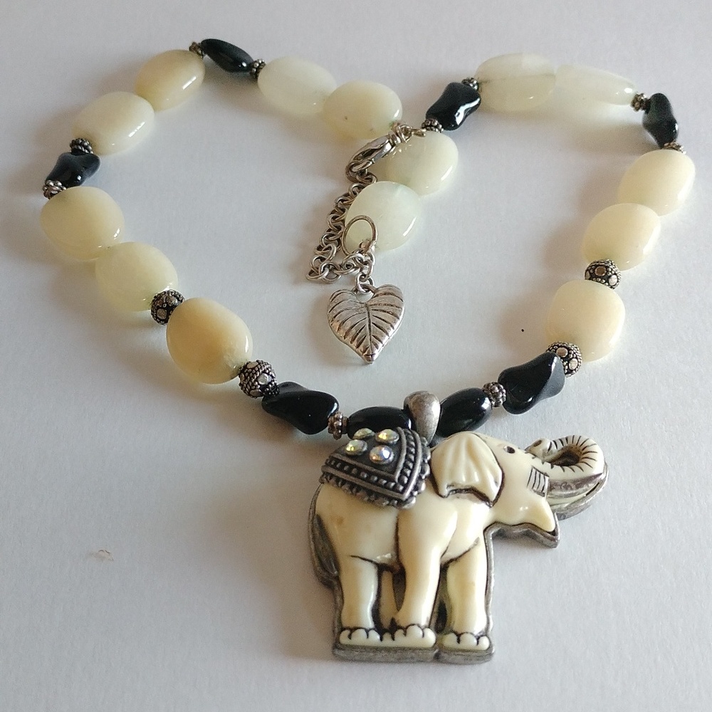 NATURAL ROSE QUARTZ TIBETAN SILVER ELEPHANT TRUNK UP GOOD LUCK PENDANT  NECKLACE